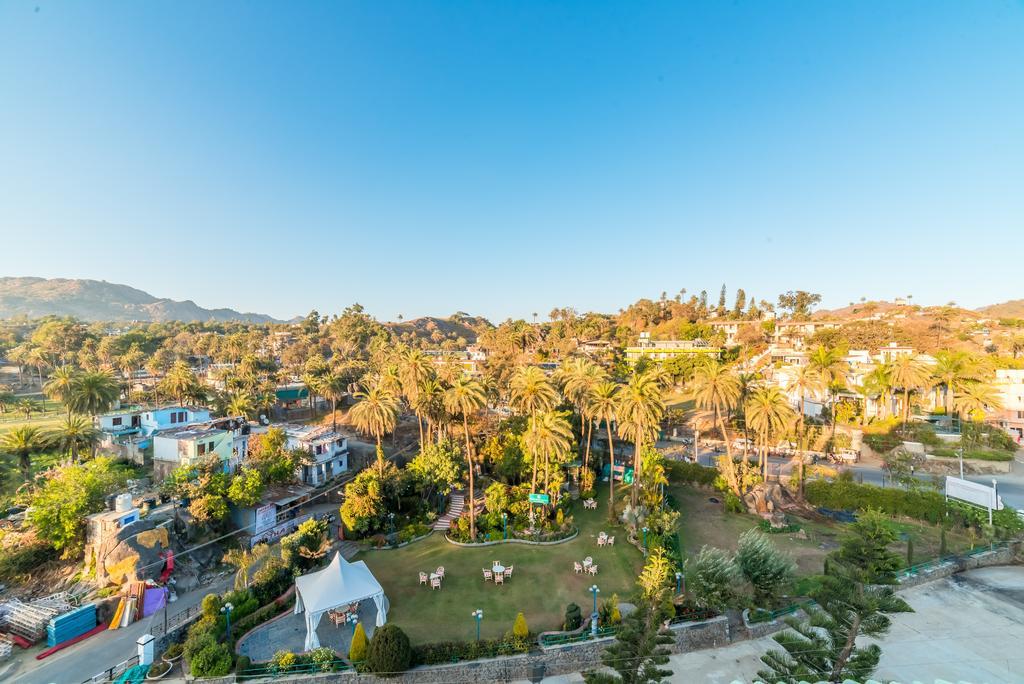 Hotel Hillock Mount Abu Exterior photo